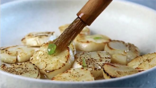 Cooking scallops 2