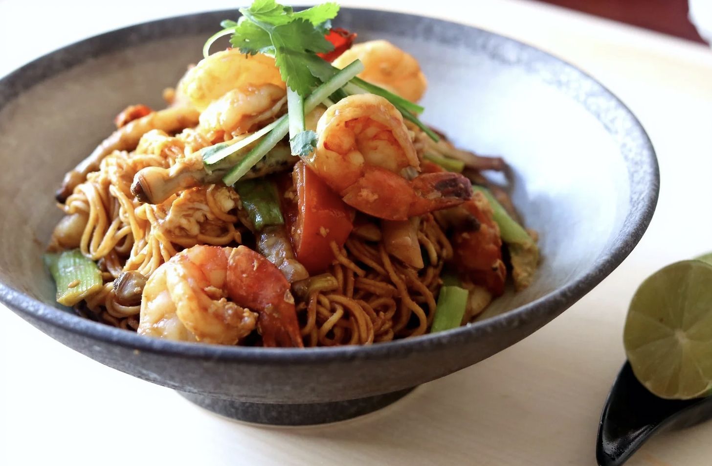 Razor Clam Shrimp Mee Goreng